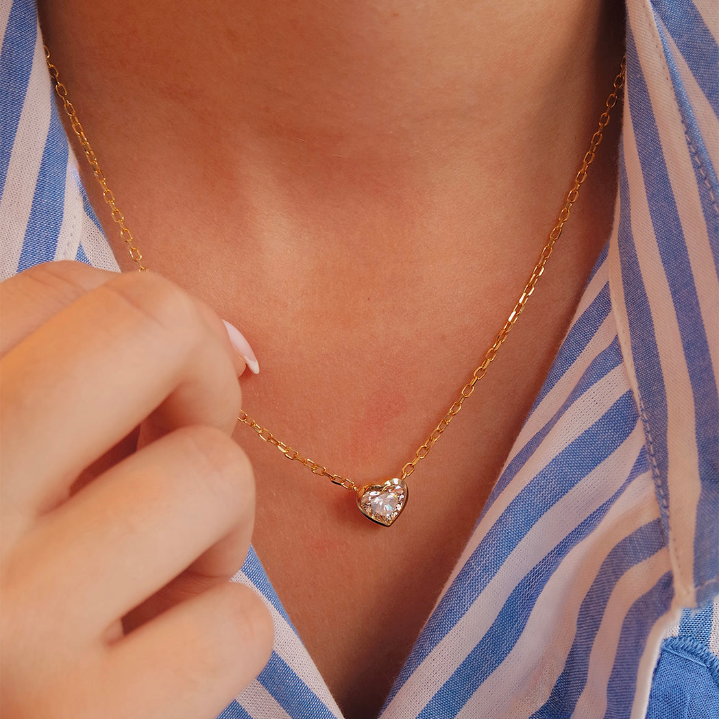 Heart Solitaire Necklace - Closed Setting - Gold & Diamond