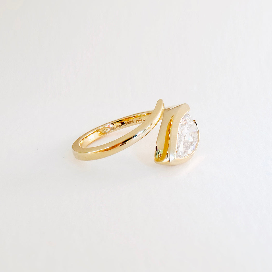 Ophira Ring – Gold & Pear Diamond