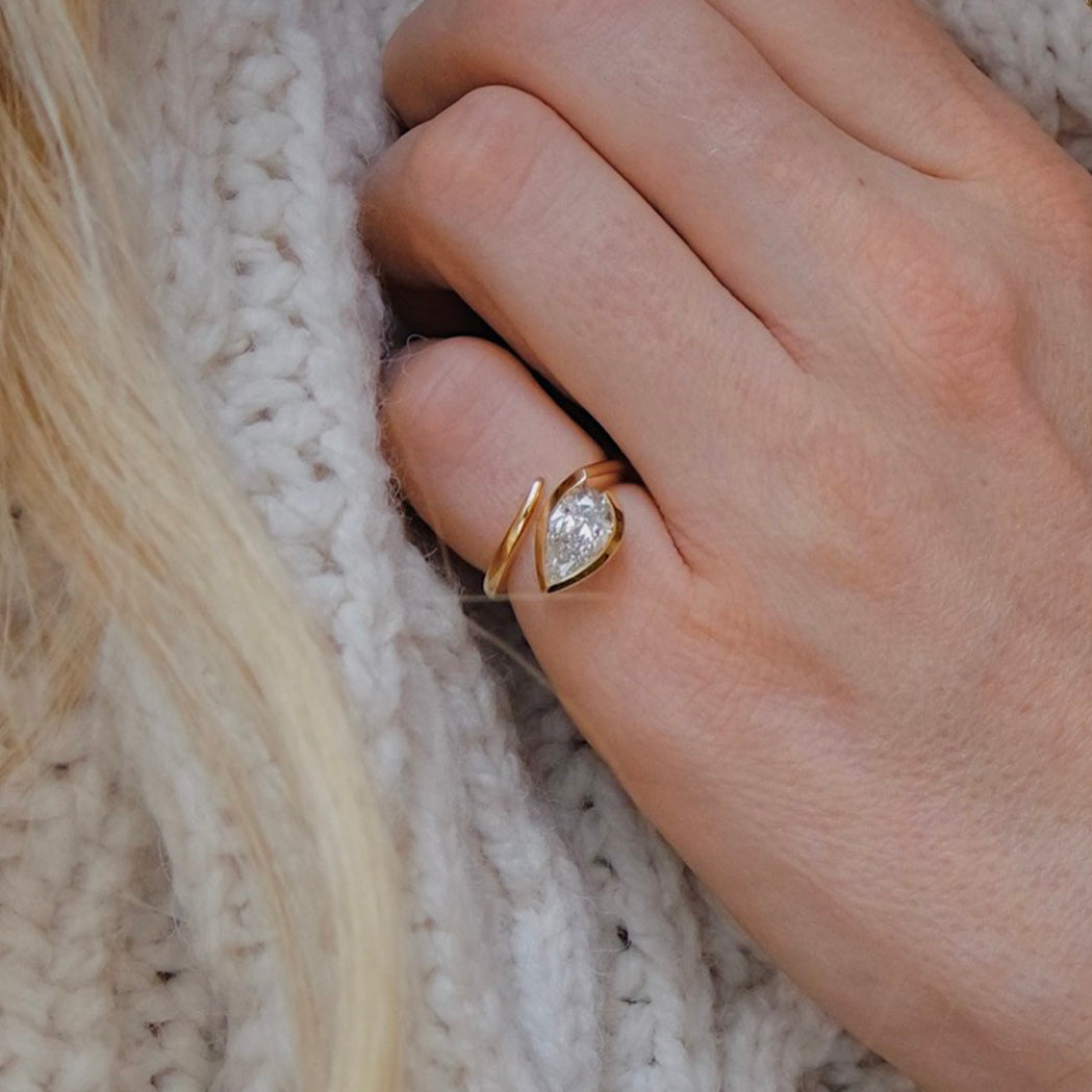 Ophira Ring – Gold & Pear Diamond
