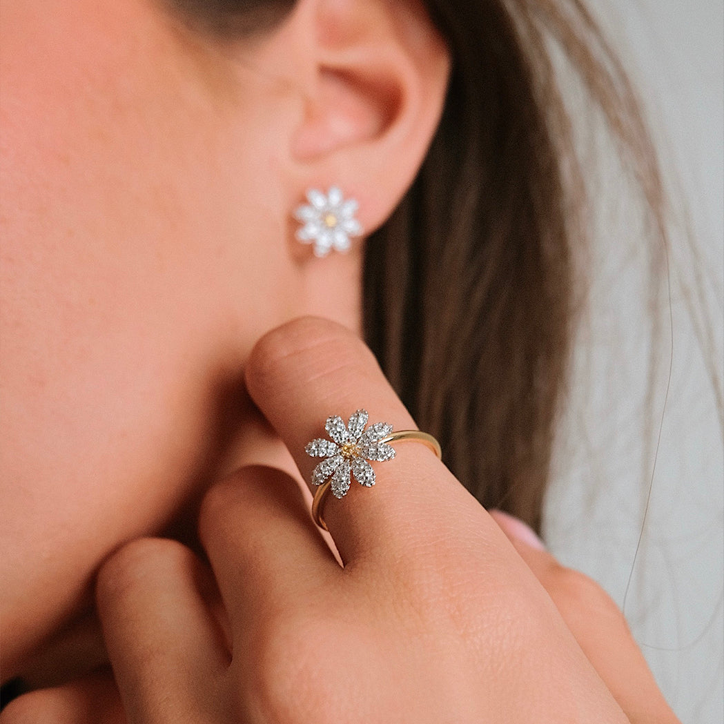 Daisy Ring - Gold, Diamonds & Yellow Sapphire