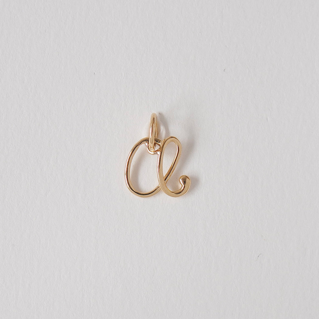 Initiale Gold Pendant