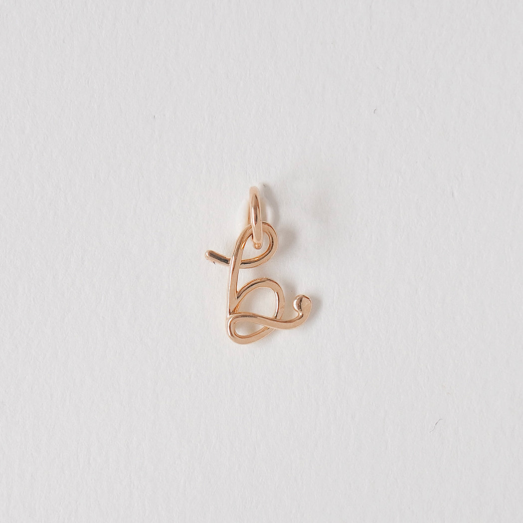 Initiale Gold Pendant