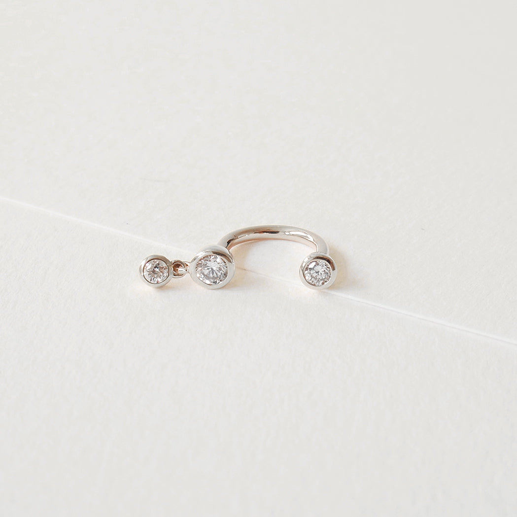 Bezel Banana Ear Piercing - Gold & Diamonds