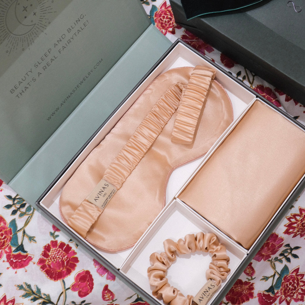Sleeping Beauty Set in Silk