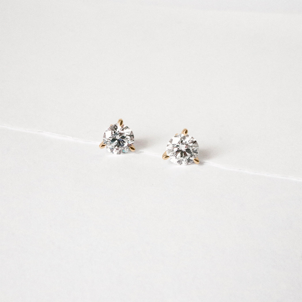 Solitaire Round Earrings - Gold & Diamonds