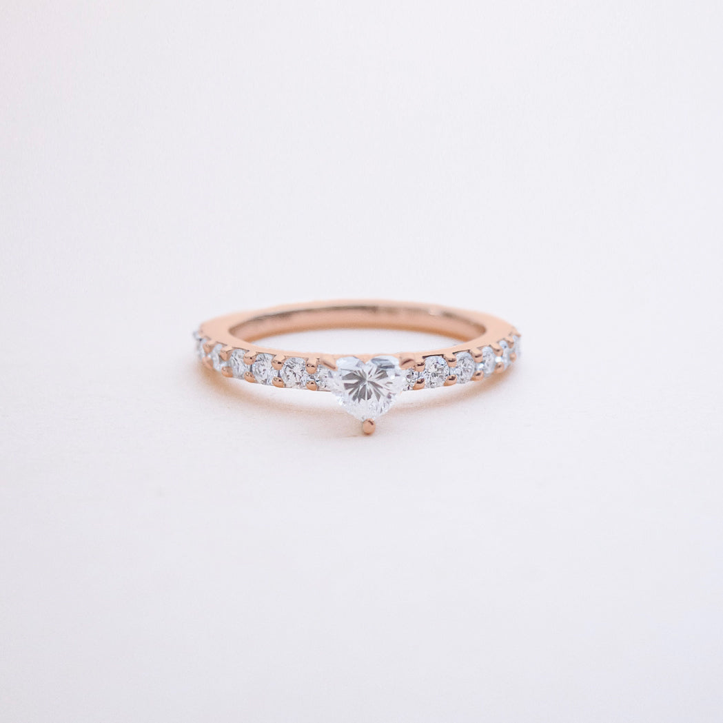 Solitärring Herz mit Goldpavé & Diamanten