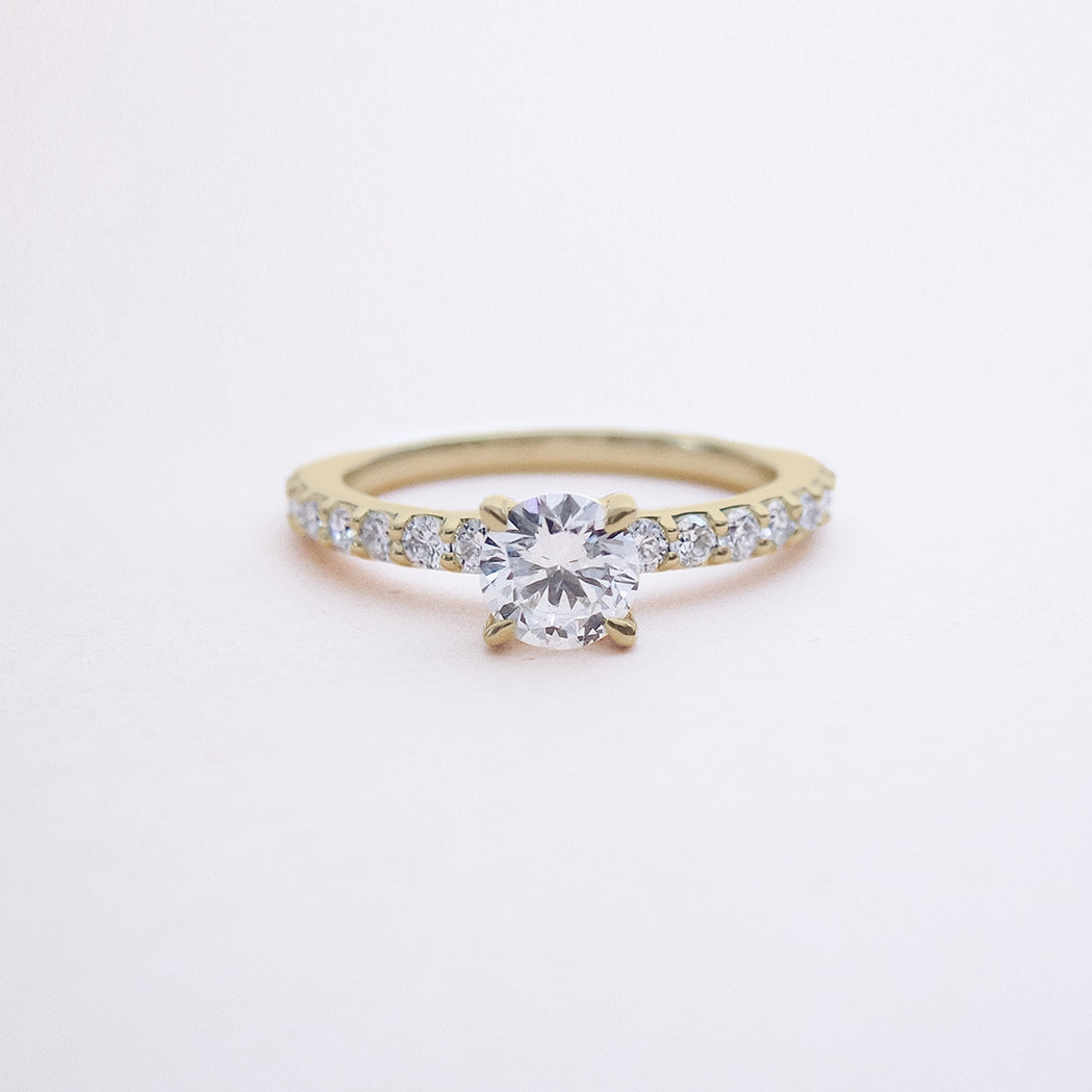 Solitaire Round Pavé Gold & Diamonds Ring