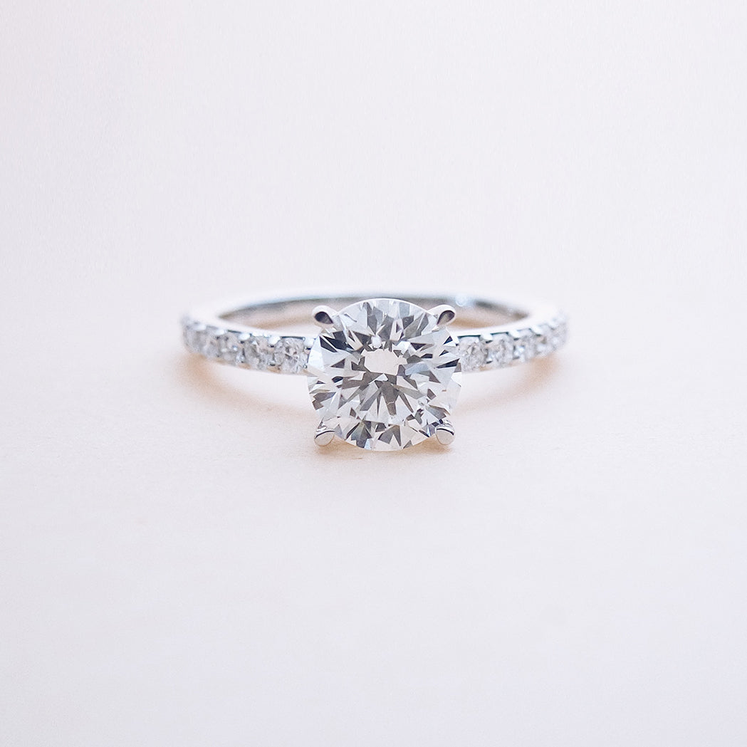 Solitaire Round Pavé Gold & Diamonds Ring