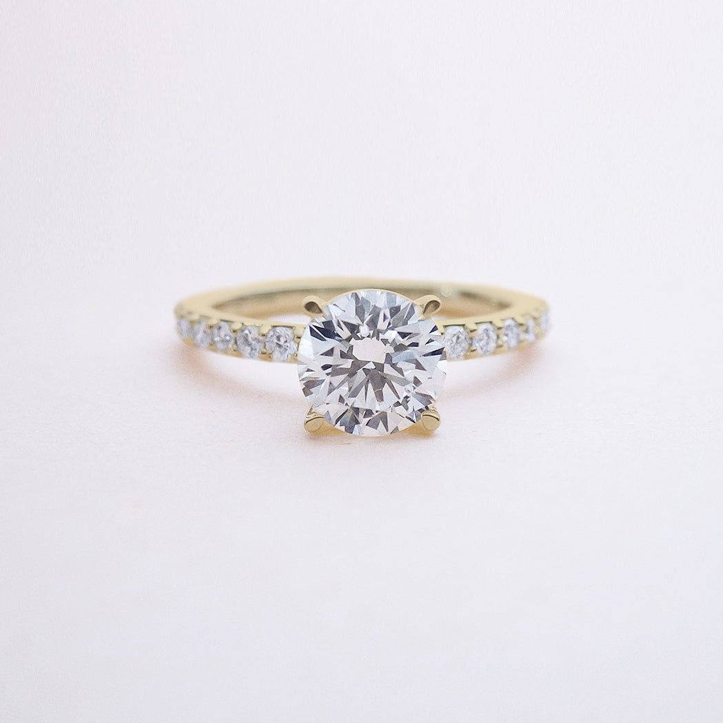 Solitaire Round Pavé Gold & Diamonds Ring
