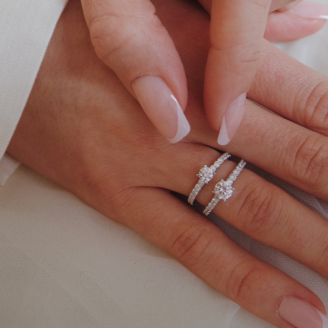 Solitaire Round Pavé Gold & Diamonds Ring