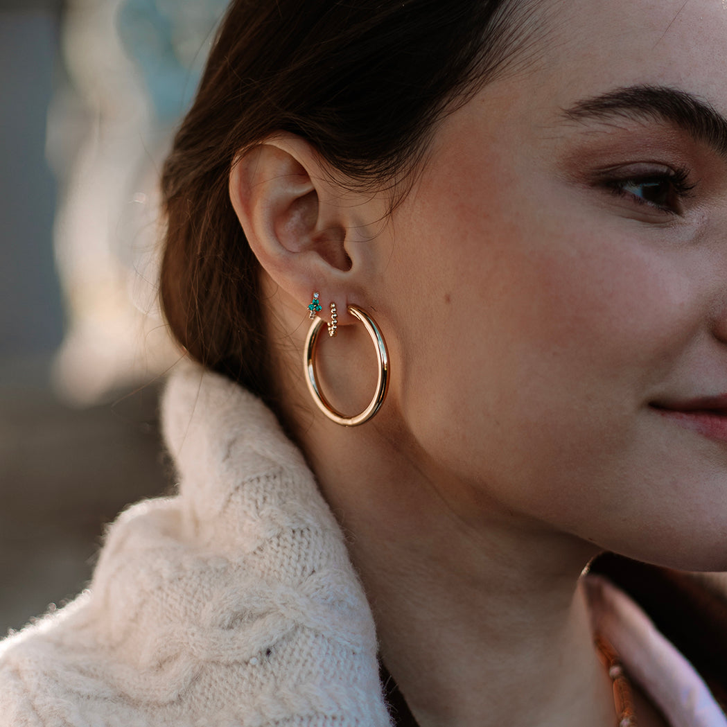 Single Triade Hoops – Gold, Diamonds & Emeralds