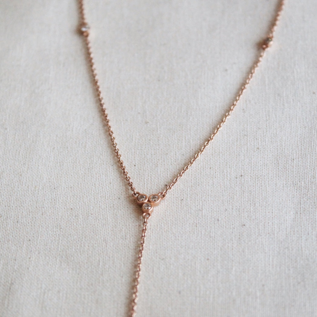 Triade Lariat-Halskette