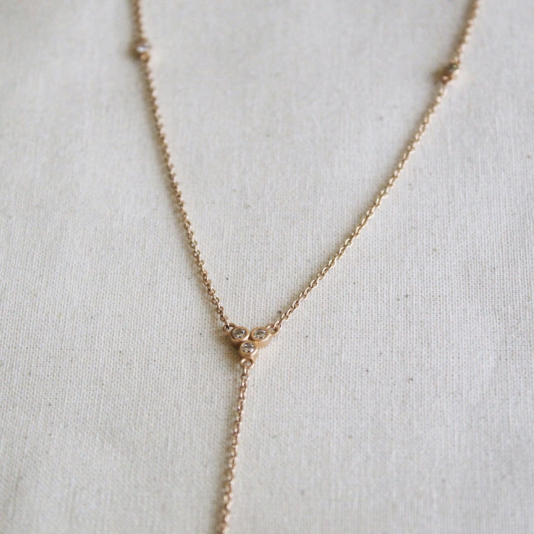 Triade Lariat-Halskette