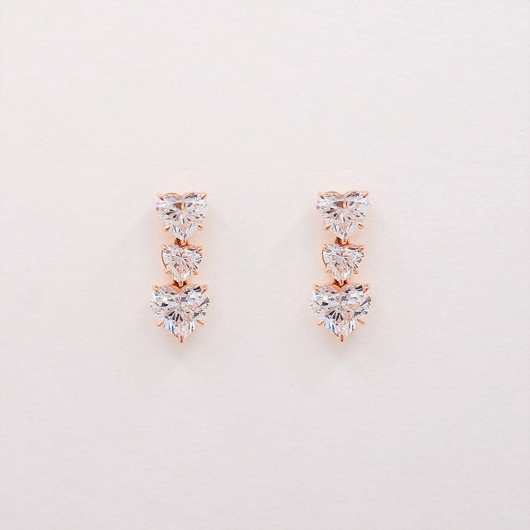 Herzförmige Ohrhänger – Gold & Diamanten (6 Karat)