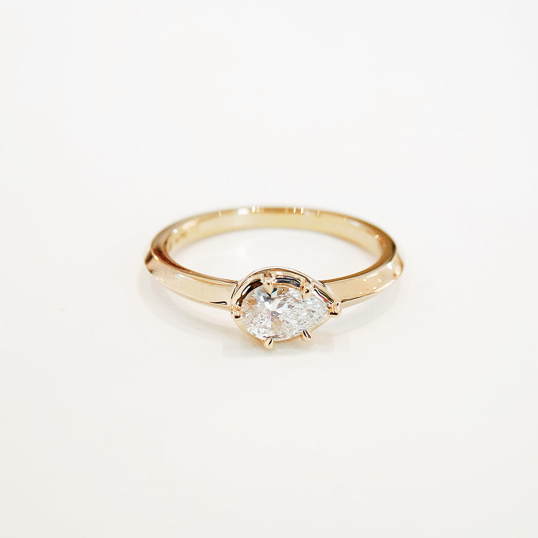 Ring Icon – Tropfen – Gold & Diamant