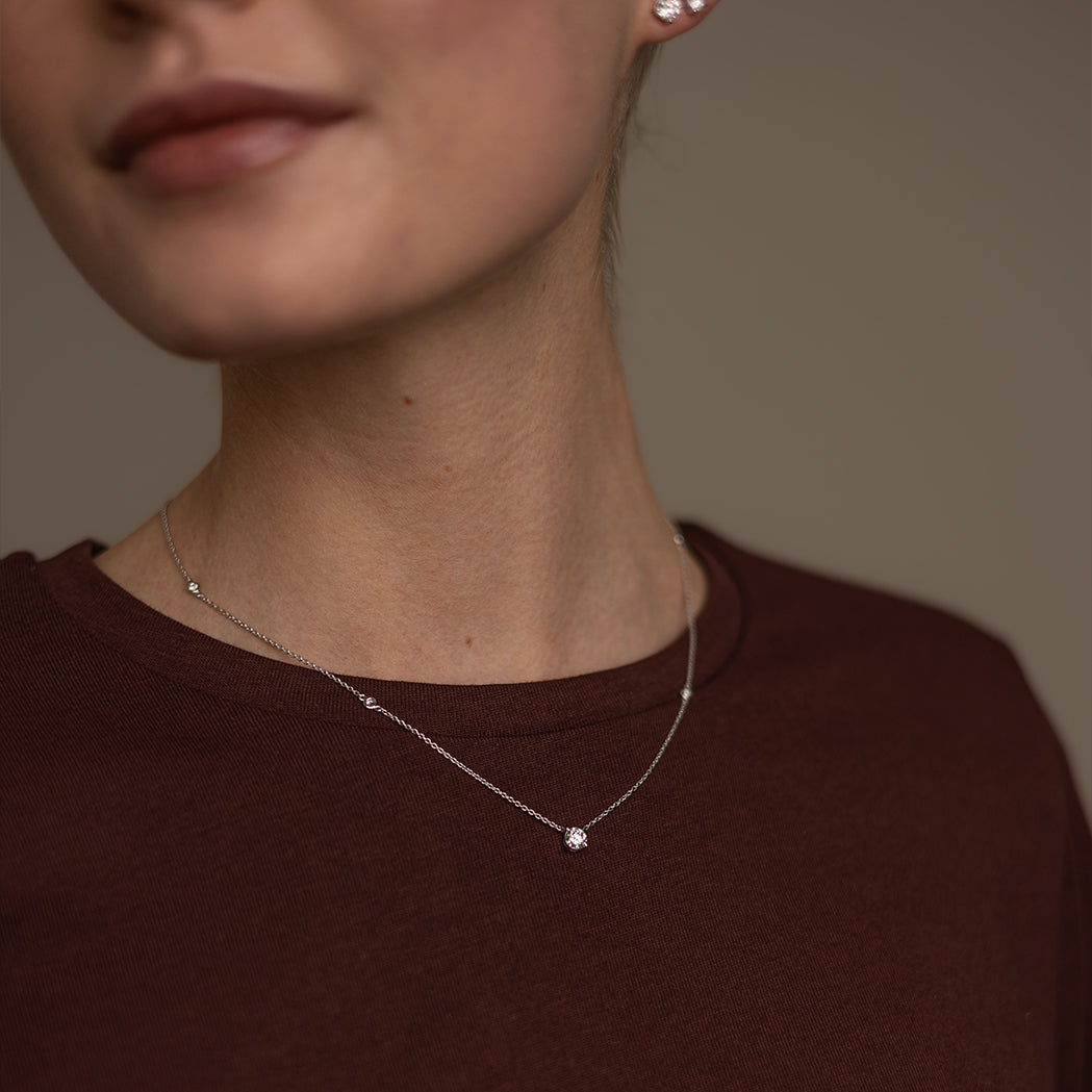 Solitaire Round Necklace - Gold & Diamonds