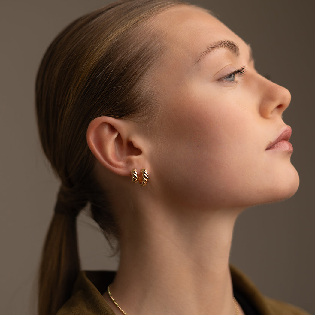 Weave Gold Hoop Earrings - 10 mm