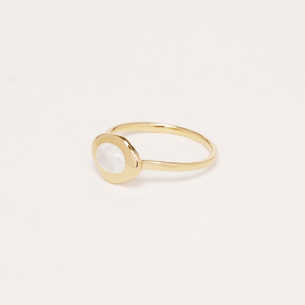 Sky_Ring_Moonstone_YG_2